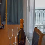 Astoria Otel 4*