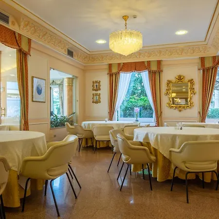 Hotel Astoria 4*