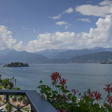 Готель Astoria