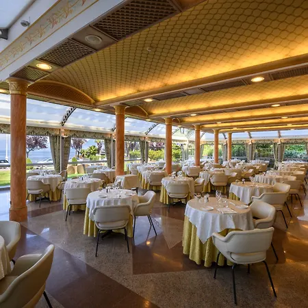 Готель Astoria