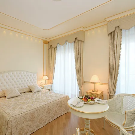 Astoria 4*