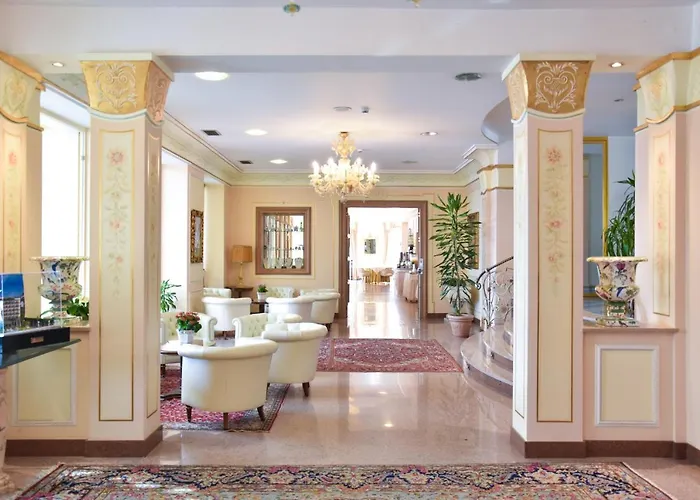 アストリア ホテル 4*