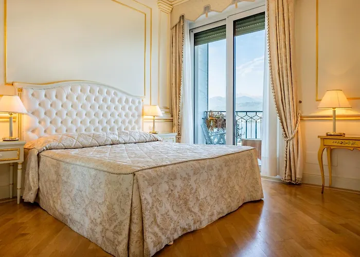 ホテル アストリア 4*