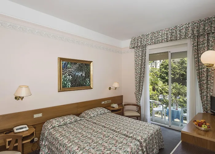 ホテル アストリア