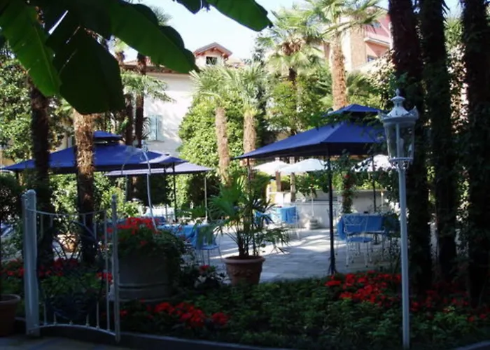 ホテル アストリア 4*