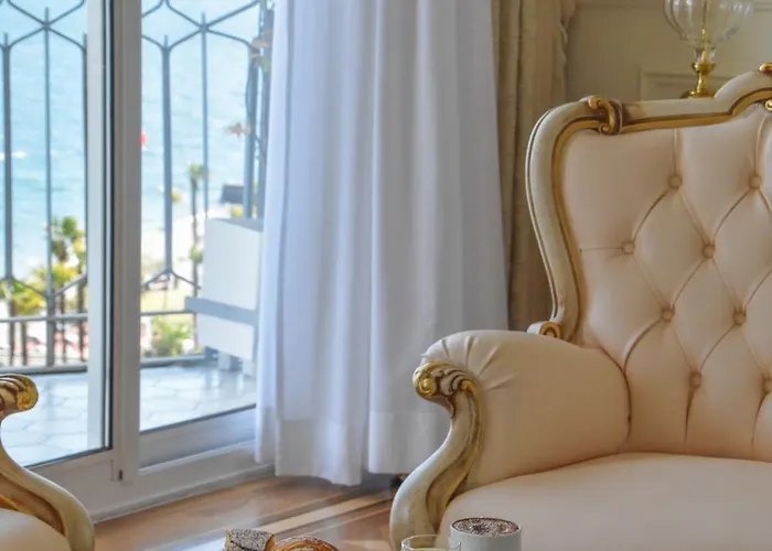 アストリア ホテル 4*