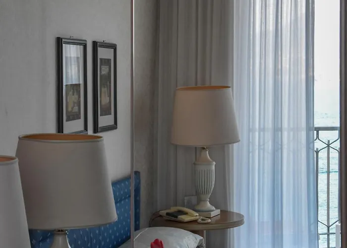 アストリア ホテル 4*