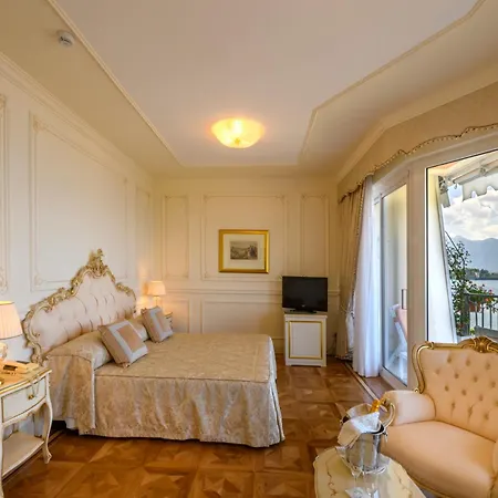 ホテル アストリア 4*