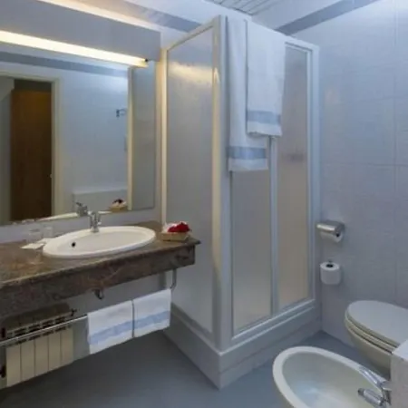 Astoria 4* סטרסה